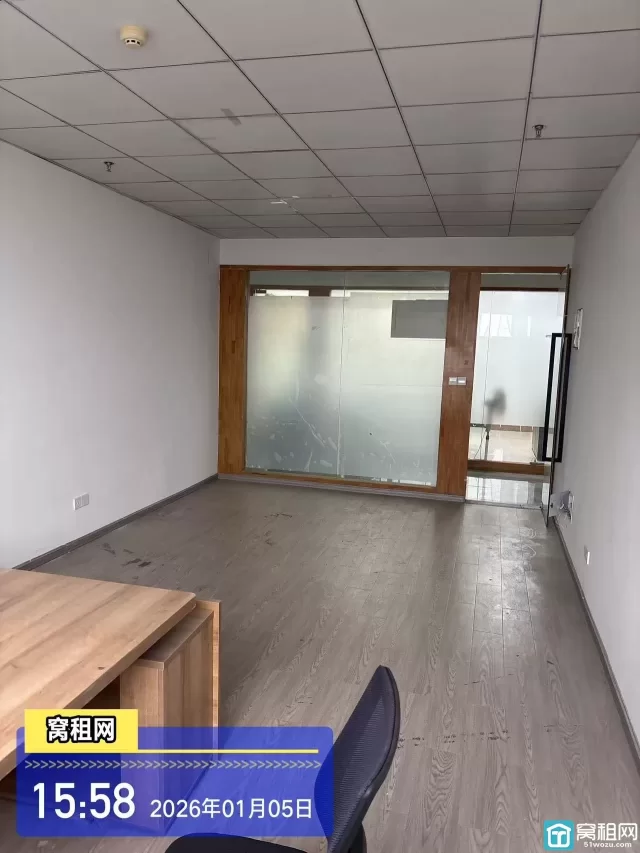 宁波姜山高塘桥地铁站附近魔方创意园60平写字楼出租2200一个月