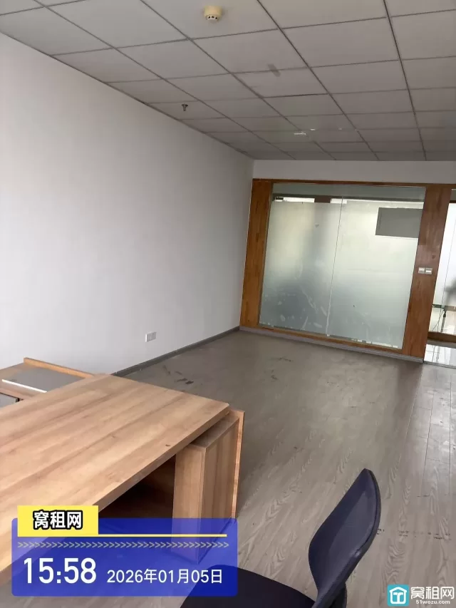 宁波姜山高塘桥地铁站附近魔方创意园60平写字楼出租2200一个月