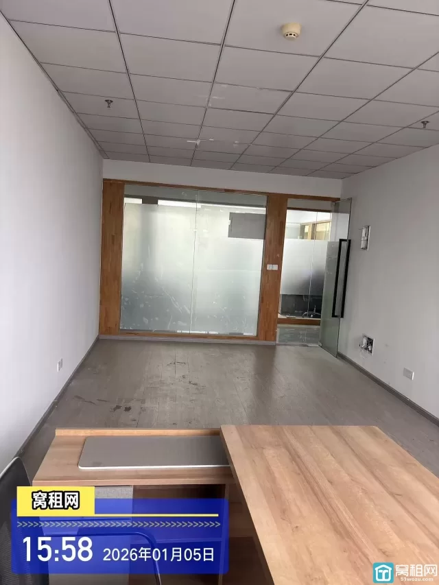 宁波姜山高塘桥地铁站附近魔方创意园60平写字楼出租2200一个月