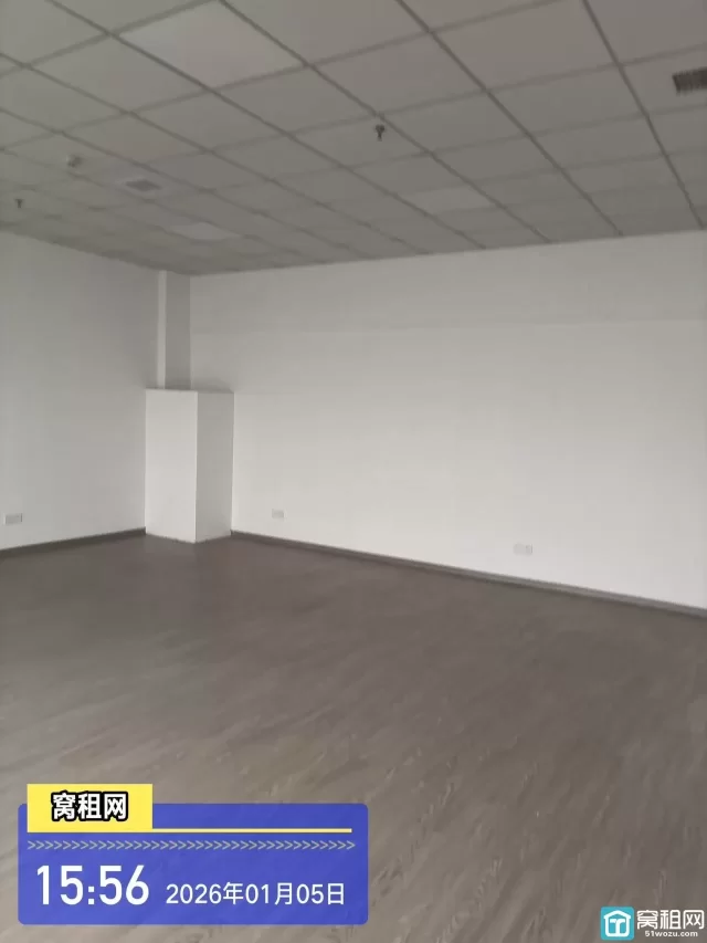 鄞州3号线句章路地铁站B出口附近写字楼魔方创意园115平米办公室出租