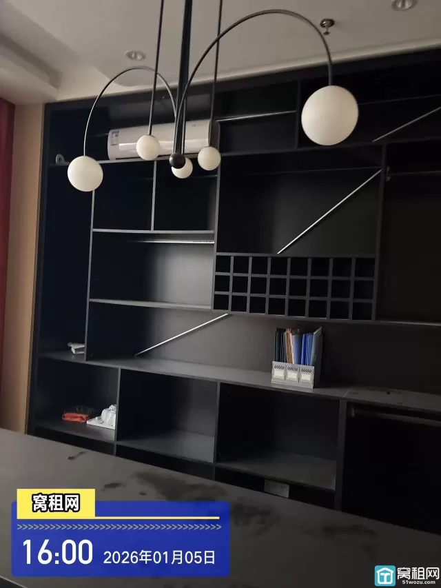 鄞州区李花桥魔方创业园60平2200包物业  免停车费