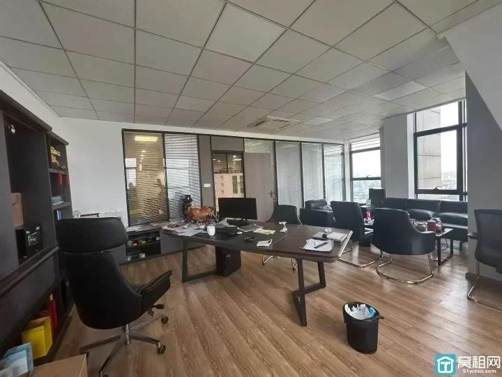 宁波鄞州区清华科创园面积150.89平写字楼出租有隔间