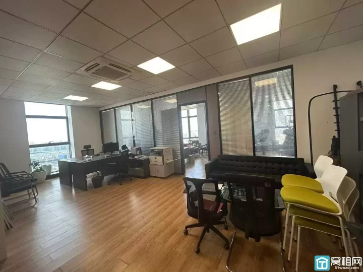 宁波鄞州区清华科创园面积150.89平写字楼出租有隔间