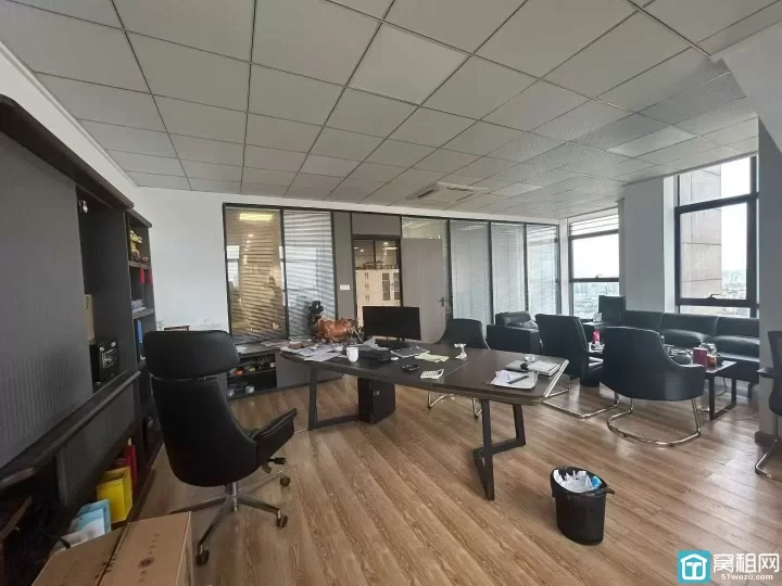 宁波鄞州区清华科创园面积150.89平写字楼出租有隔间