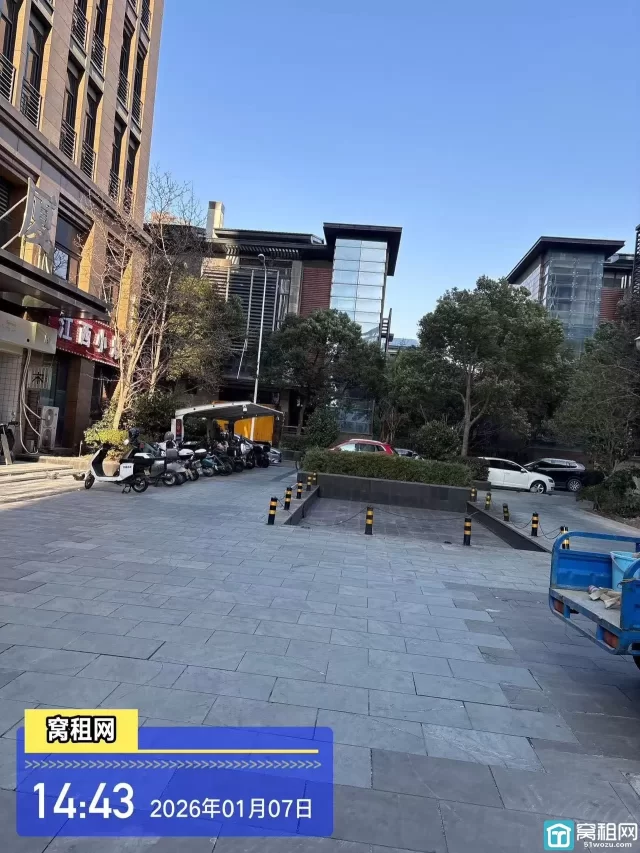 宁波翡翠湾华伟大厦停车收费