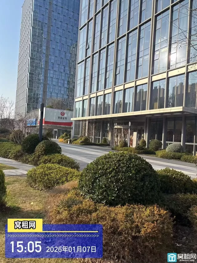 大家中心停车收费标准是多少一个月？