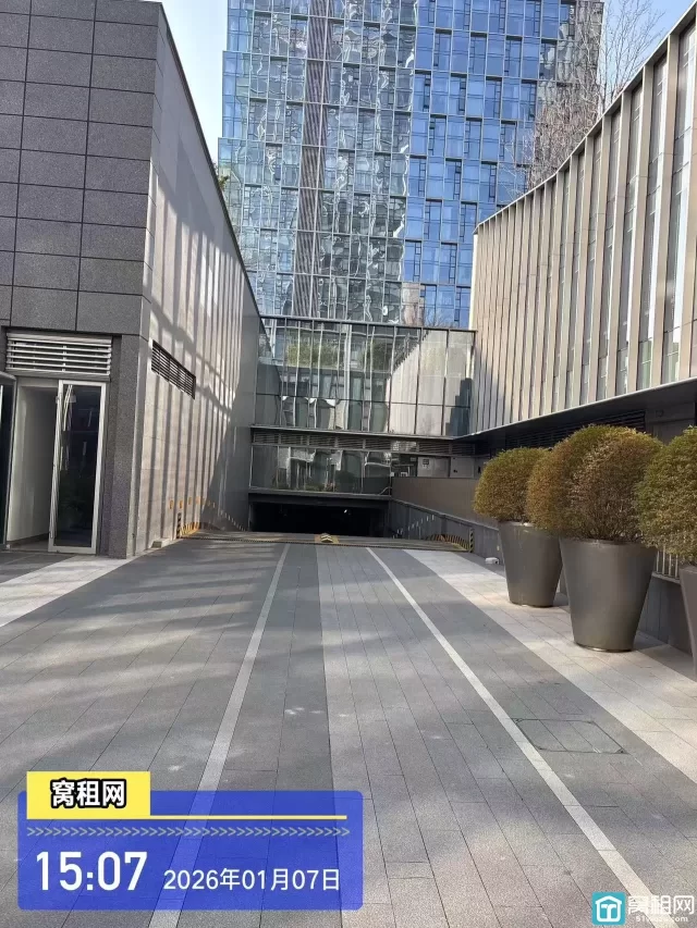 大家中心停车收费标准是多少一个月？