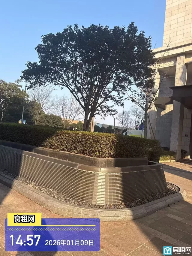 江北区前洋中策世纪博园停车包月收费多少？