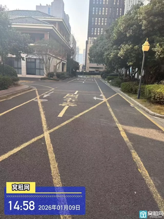 江北区前洋中策世纪博园停车包月收费多少？