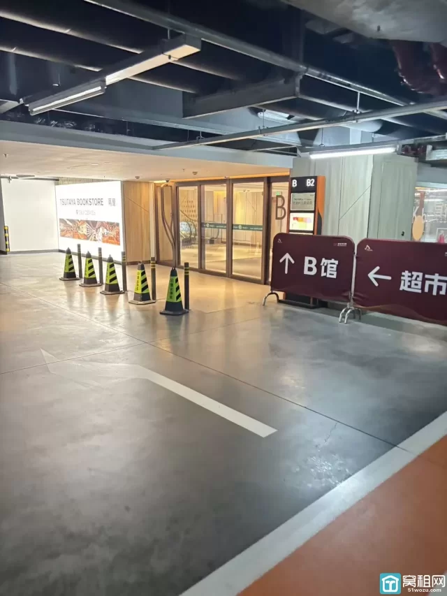 新世界宁波塔停车收费多少一个月？