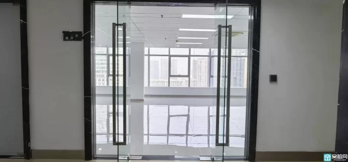 南商CBD臻藏好房！430㎡精装写字楼直租