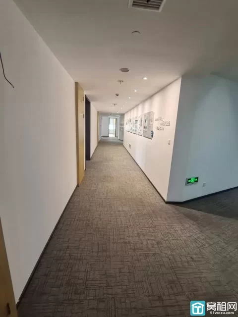 海曙火车站地铁口月湖金汇大厦整层出租1980平，开发商直租