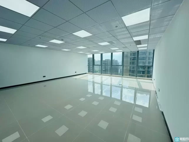 房东出租绿城绿园138平，朝西，隔间可定做，来谈就租