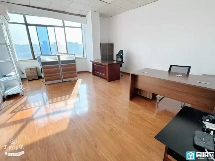 海曙地铁口长春大厦52平方朝南，带家具出租