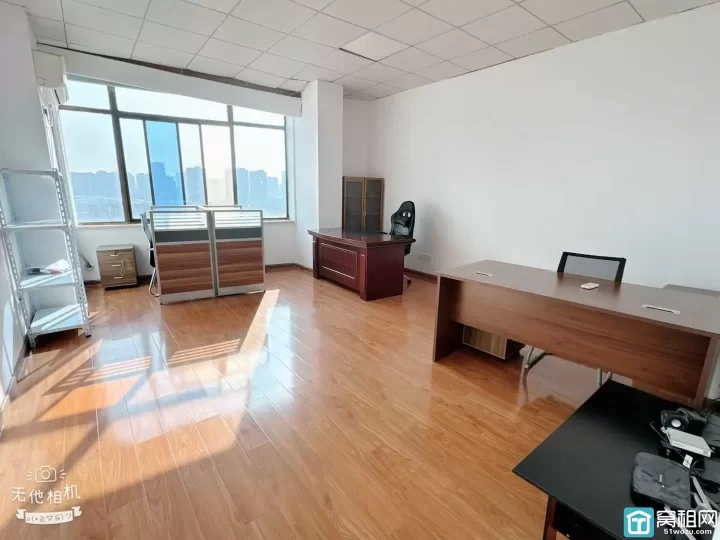 海曙地铁口长春大厦52平方朝南，带家具出租