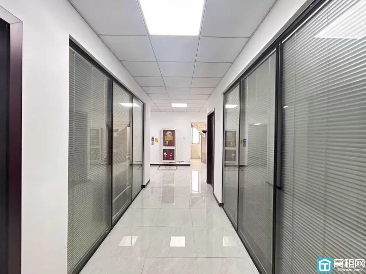 出租宁波机场附近富港电商城，简单装修，60平，独立空调