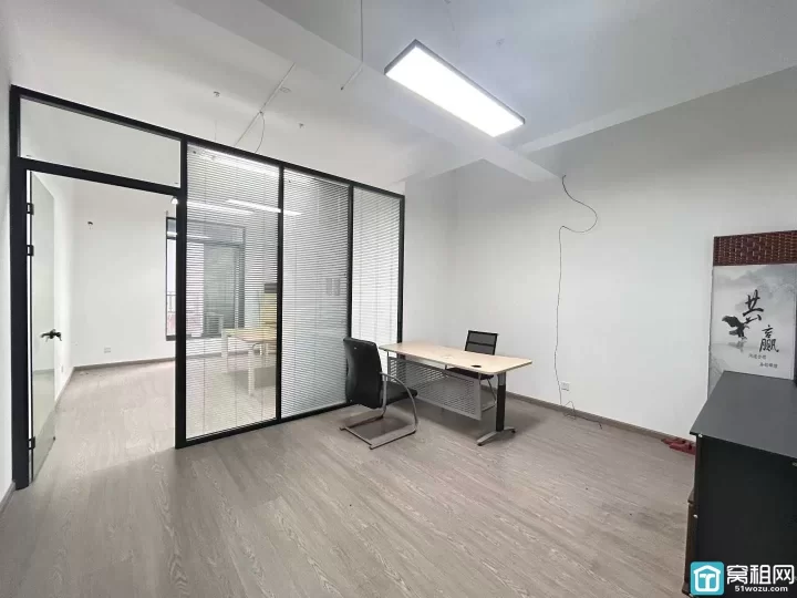 出租宁波机场附近富港电商城，简单装修，60平，独立空调