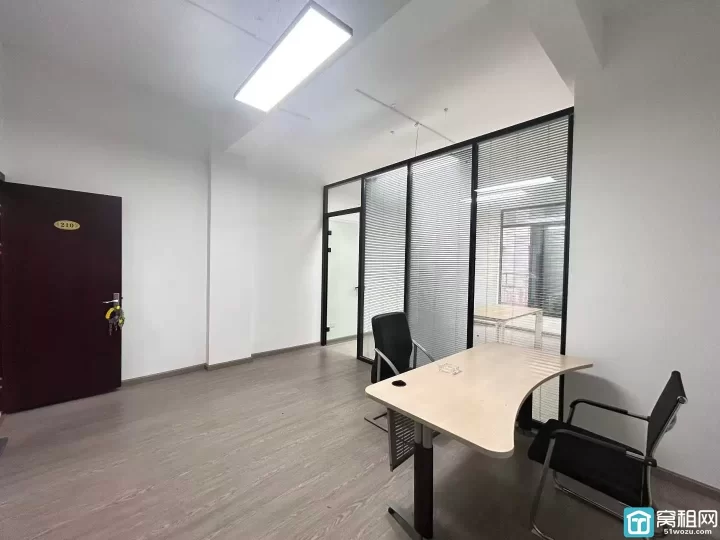 出租宁波机场附近富港电商城，简单装修，60平，独立空调