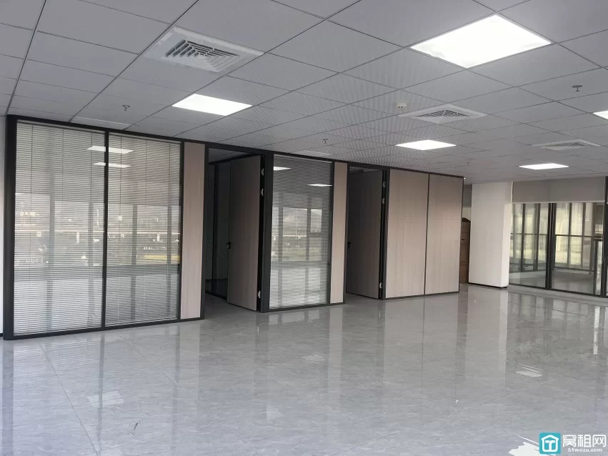 宁波江北写字楼单价0.75元/平米/天底价出租面积182平米