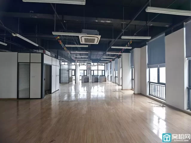 镇海新城鼎信大厦面积529平米9隔间 会议室前台形象墙 南西北三面采光