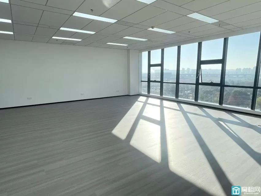 高新区飞地甬江科创协同中心148平朝南单价1.3