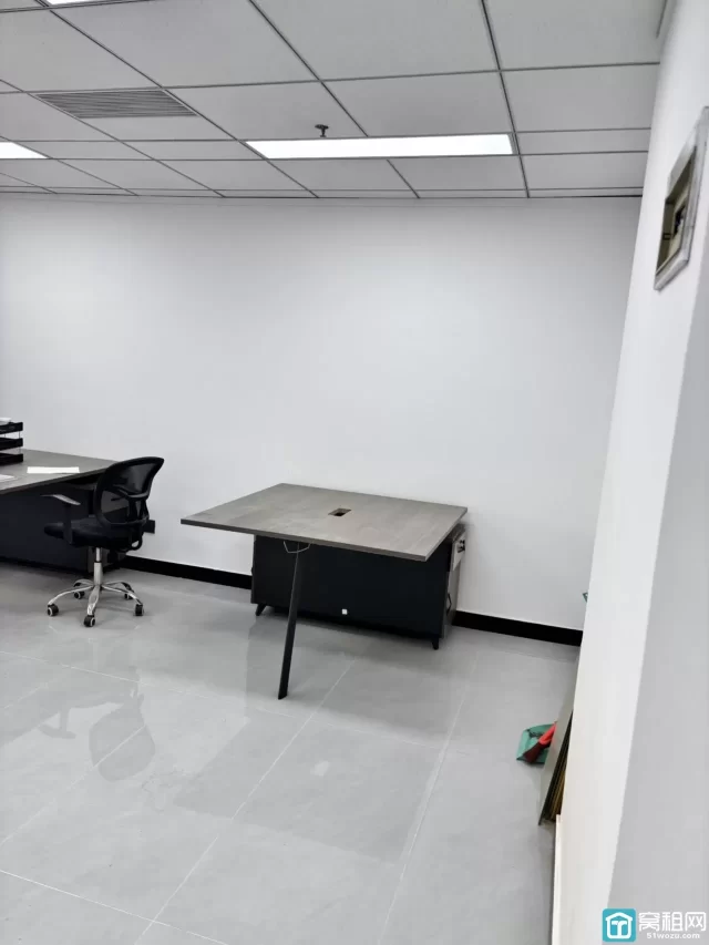 海曙区天一开明街平安大厦80平米写字楼出租3300元/月