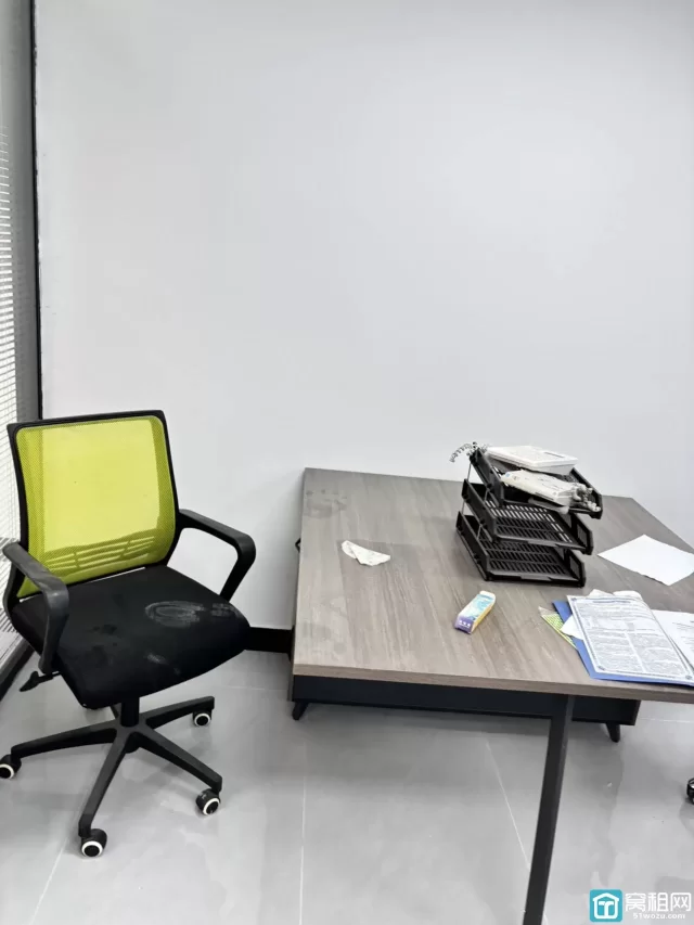 海曙区天一开明街平安大厦80平米写字楼出租3300元/月