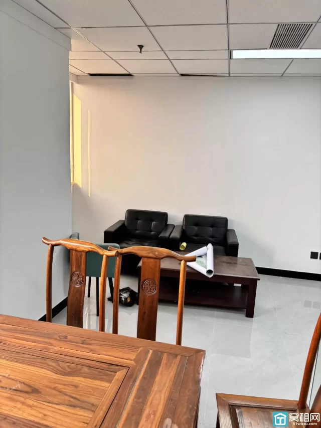 海曙区天一开明街平安大厦80平米写字楼出租3300元/月