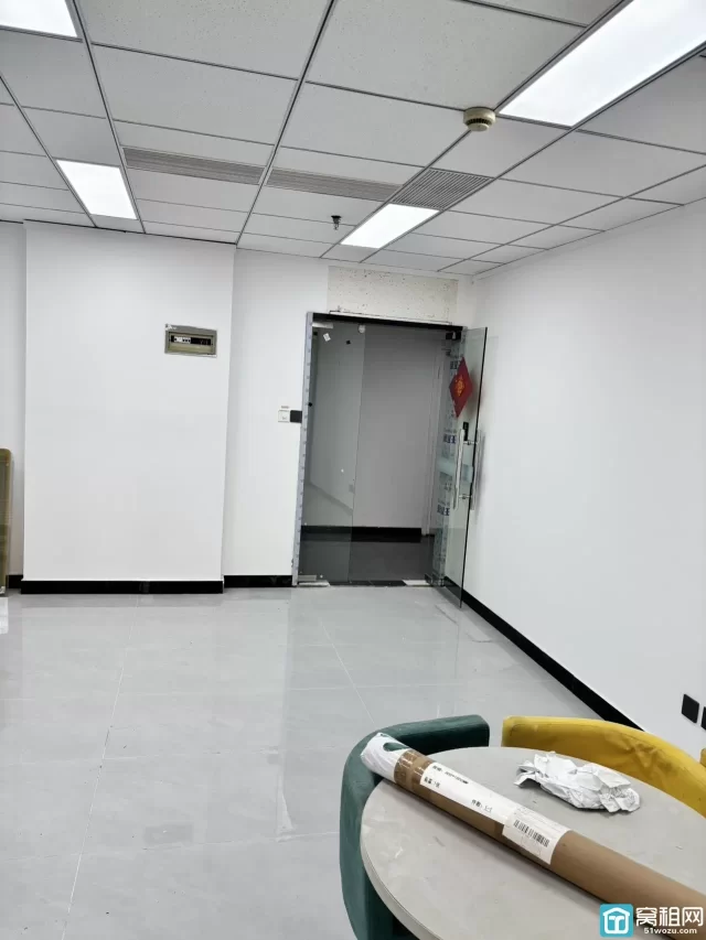 海曙区天一开明街平安大厦80平米写字楼出租3300元/月