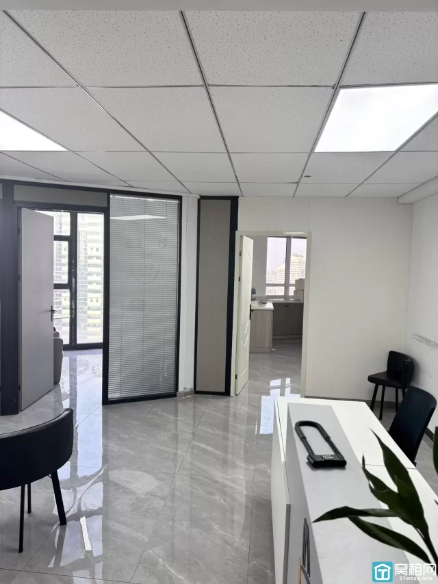 海曙地铁口汇金大厦110平米办公室出租单价1.7元/平米/天