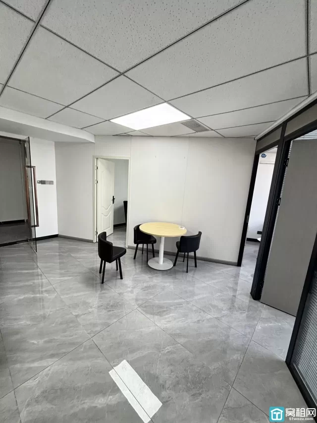 海曙地铁口汇金大厦110平米办公室出租单价1.7元/平米/天