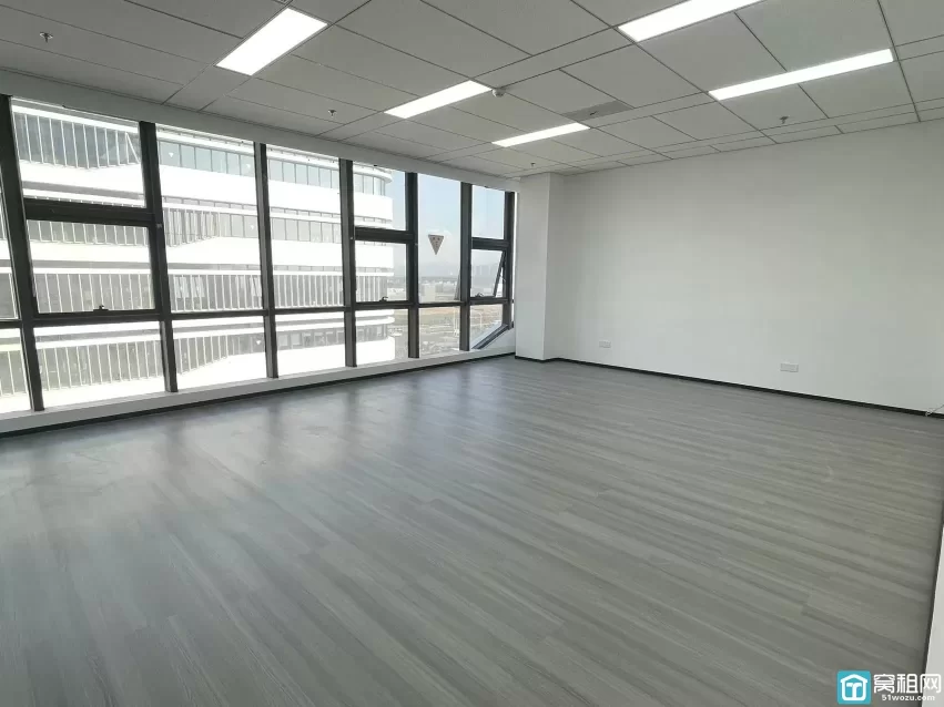 宁波甬江科创协同创新中心出租 72平朝东 单价1.3
