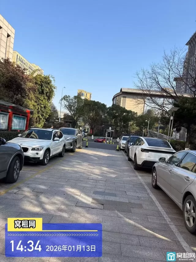 宁波高新区皇冠大厦对面科贸中心停车费多少一个月