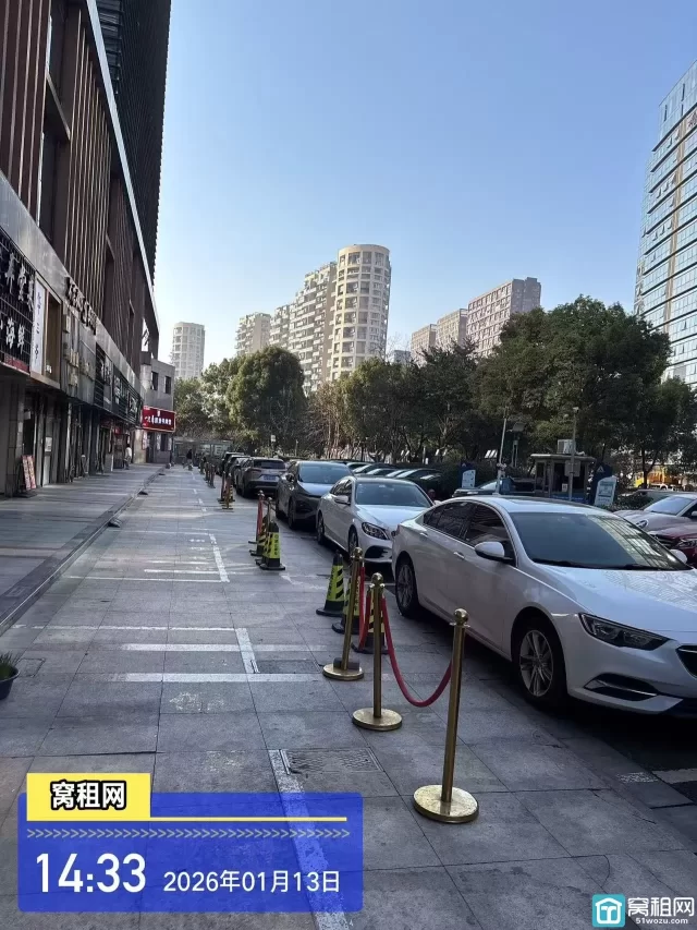 宁波高新区皇冠大厦对面科贸中心停车费多少一个月