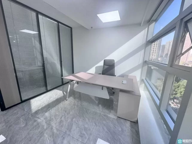 5号线6号线院士路站科贸中心精装修58平米，家具已配