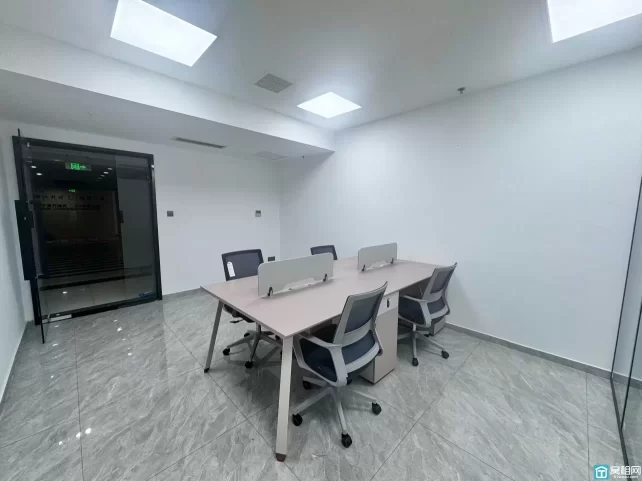 5号线6号线院士路站科贸中心精装修58平米，家具已配