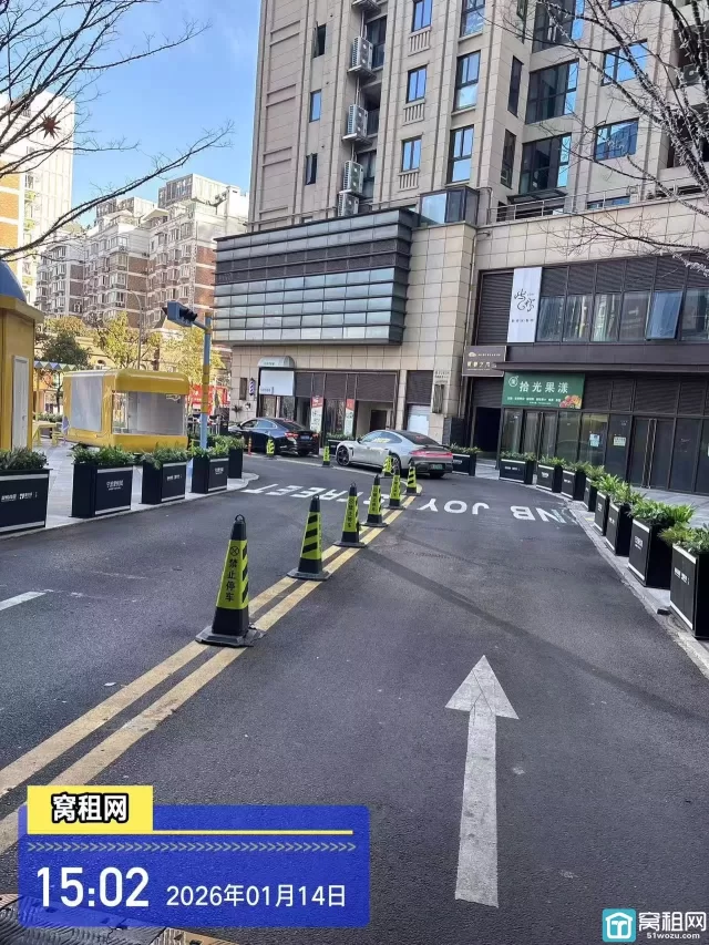 宁波火车站隔壁星悦中心停车场收费多少一个月