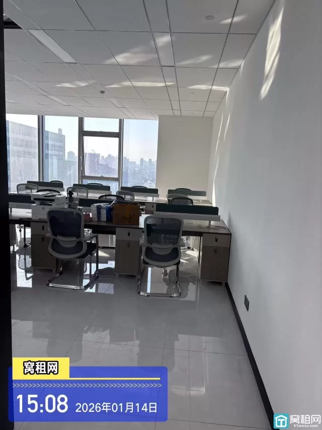 宁波火车站北广场对面星悦中心212平米电梯口写字楼出租单价1.7元