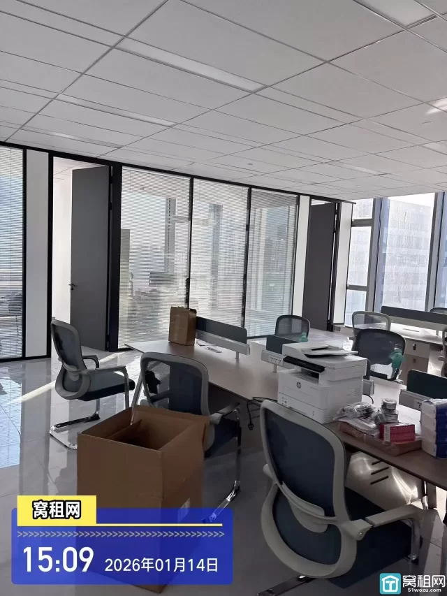 宁波火车站北广场对面星悦中心212平米电梯口写字楼出租单价1.7元