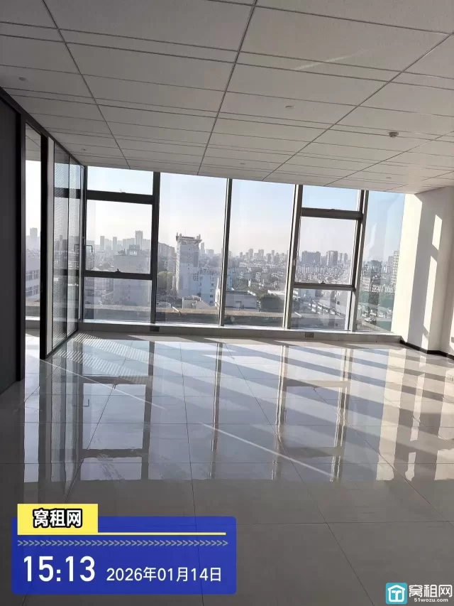 宁波星悦城写字楼全新装修出租面积181平米，独立空调