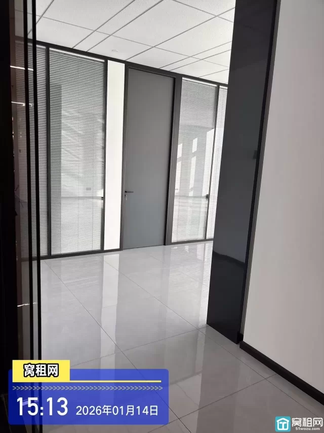 宁波星悦城写字楼全新装修出租面积181平米，独立空调