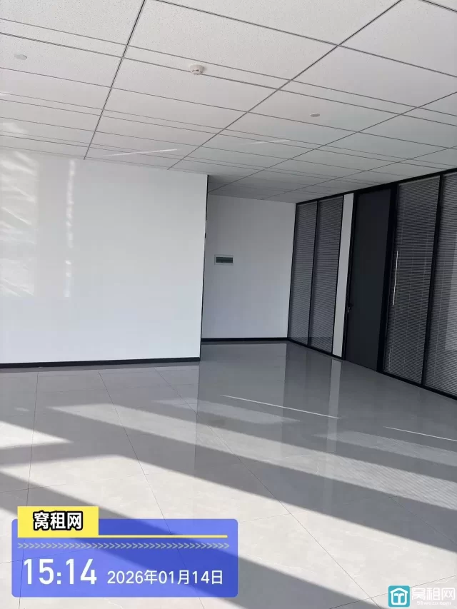 宁波星悦城写字楼全新装修出租面积181平米，独立空调