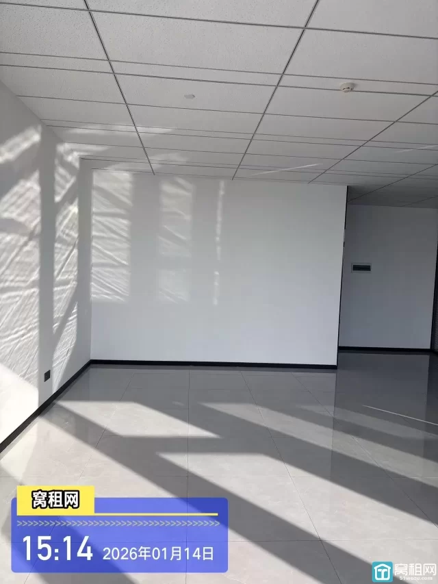 宁波星悦城写字楼全新装修出租面积181平米，独立空调