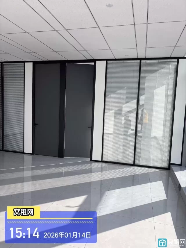 宁波星悦城写字楼全新装修出租面积181平米，独立空调