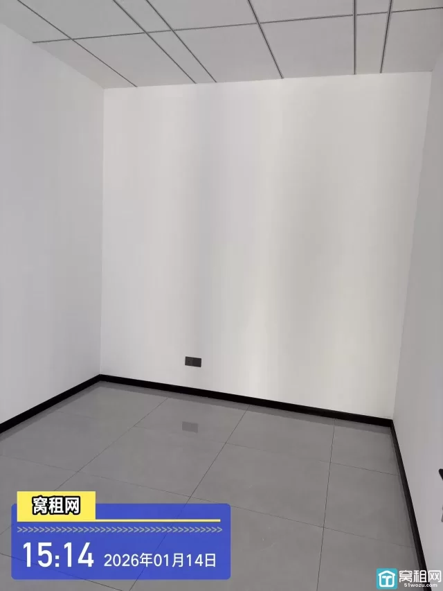 宁波星悦城写字楼全新装修出租面积181平米，独立空调