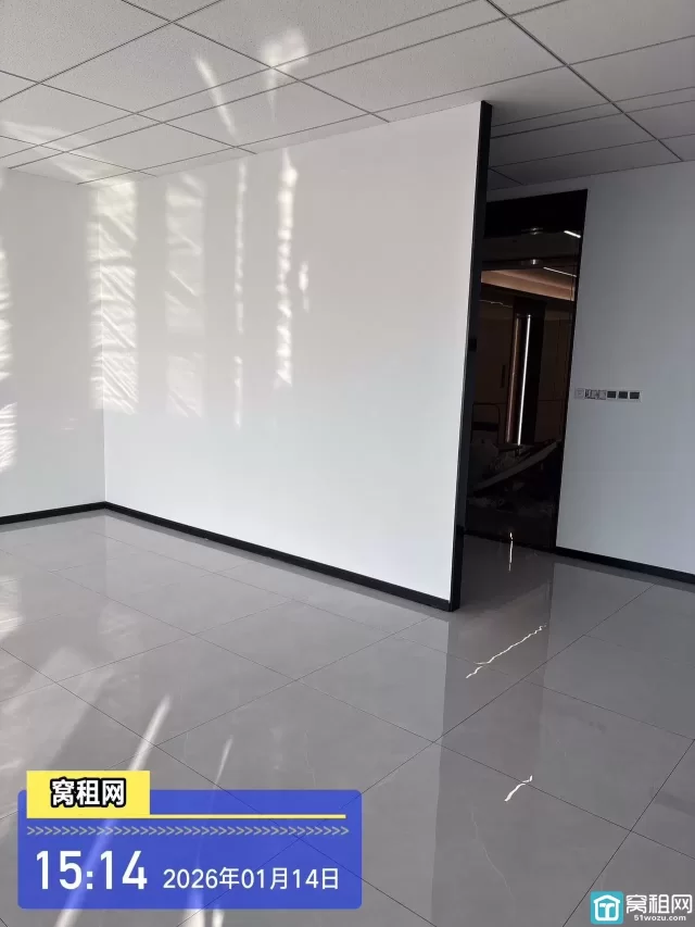 宁波星悦城写字楼全新装修出租面积181平米，独立空调