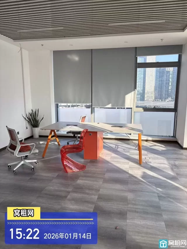 宁波海曙核心区域星悦中心900平米有9个隔间办公室出租45000元/月