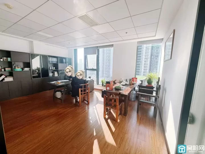 鄞州区和荣大厦   4号线潘火路站 朝南3隔间 面积195平 单价1.58元/平/天