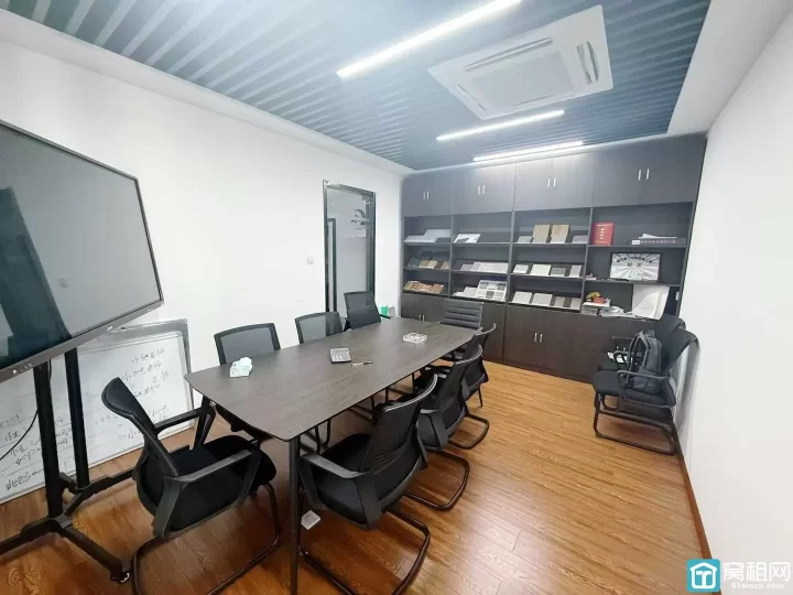 鄞州区和荣大厦   4号线潘火路站 朝南3隔间 面积195平 单价1.58元/平/天