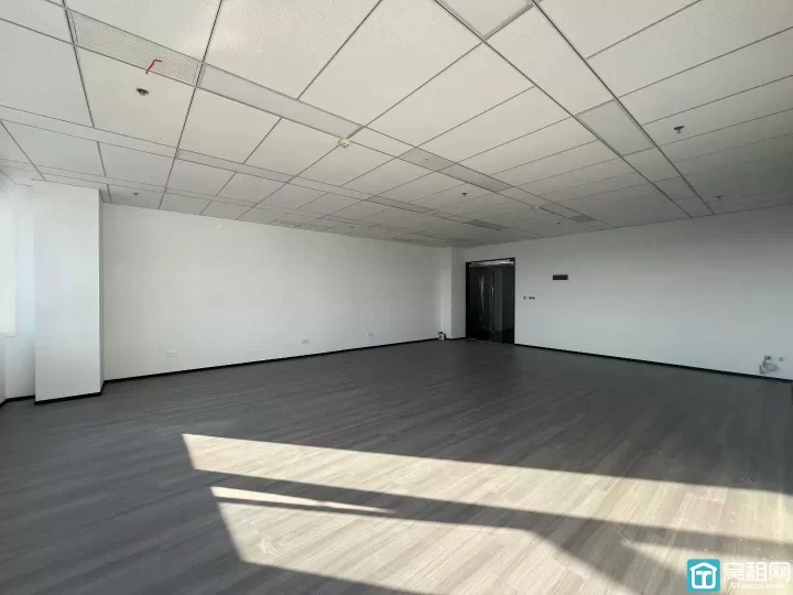 宁波甬江科创协同创新中心115 平，东南朝向，单价1.3元，含税